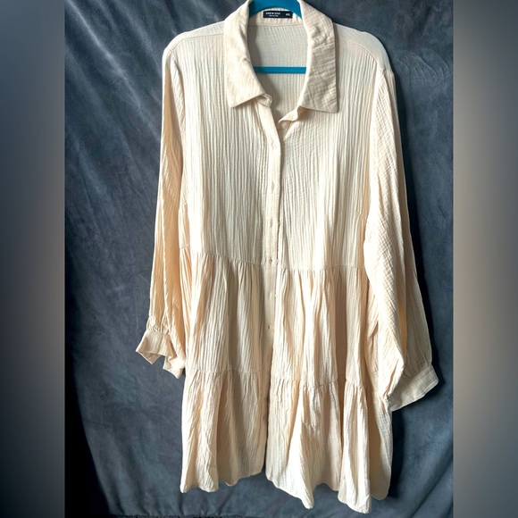 Plus Ruffle Hem Smock Dress - Picture 4 of 5